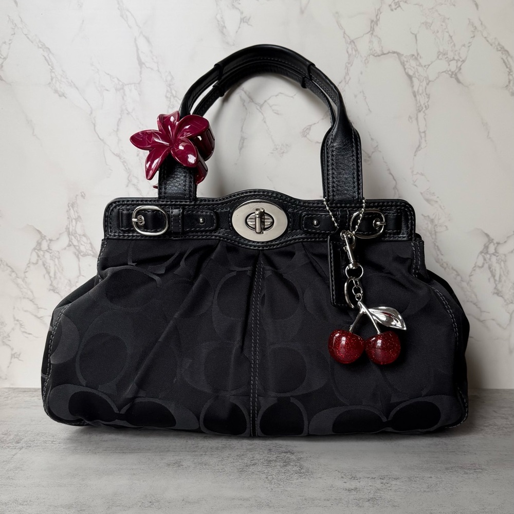 Black Coach Signature Garnet Shoulder Bag